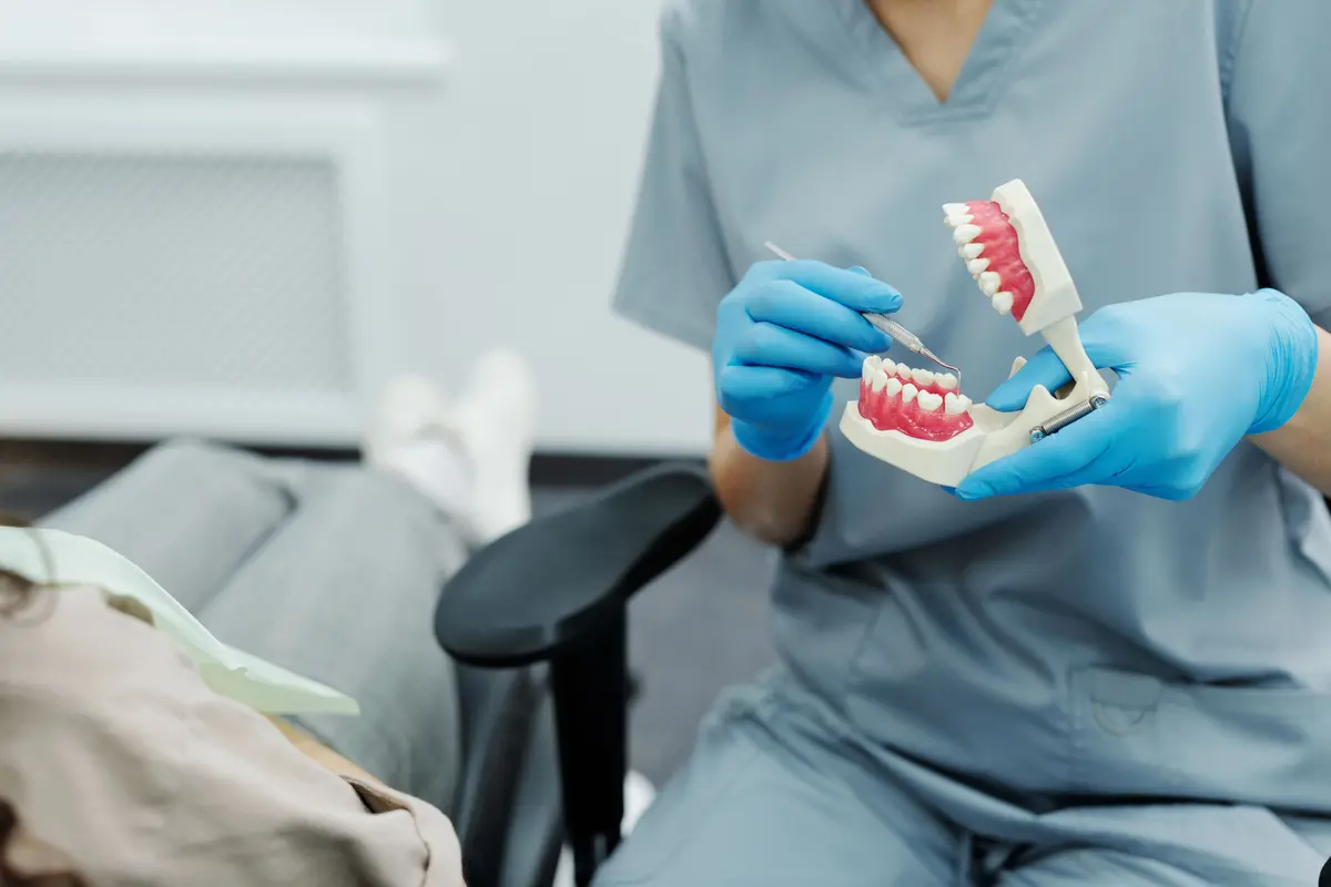 Áp-xe nha chu, biến chứng cấp tính với mủ